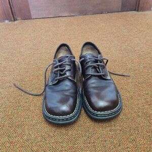 Born Leather Lace up Oxford Shoes